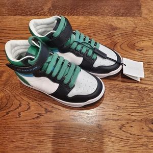 NWT kids Burberry hightop sneakers